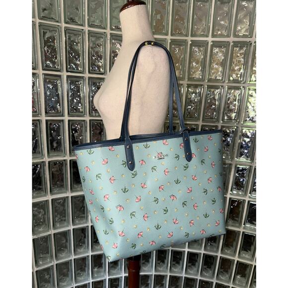 Coach Reversible City Tote with Beach Umbrella Print - Picture 1 of 12